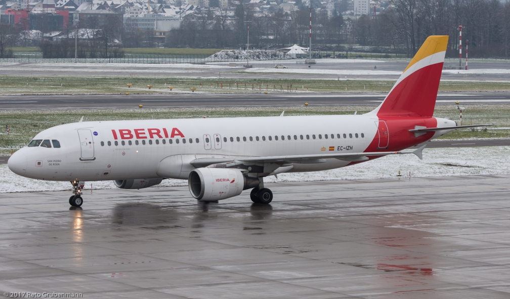 Iberia_A320_EC-IZH_ZRH171204
