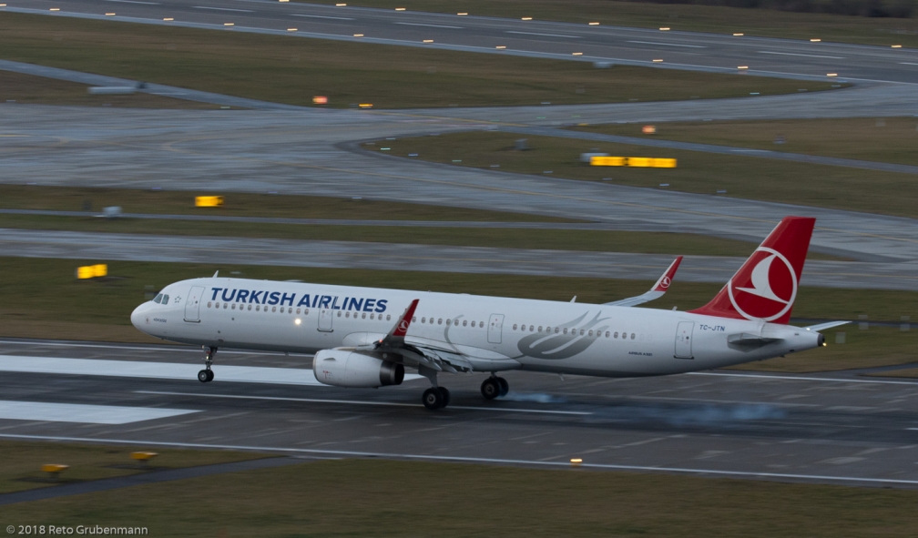 TurkishAirlines_A321_TC-JTN_ZRH180103