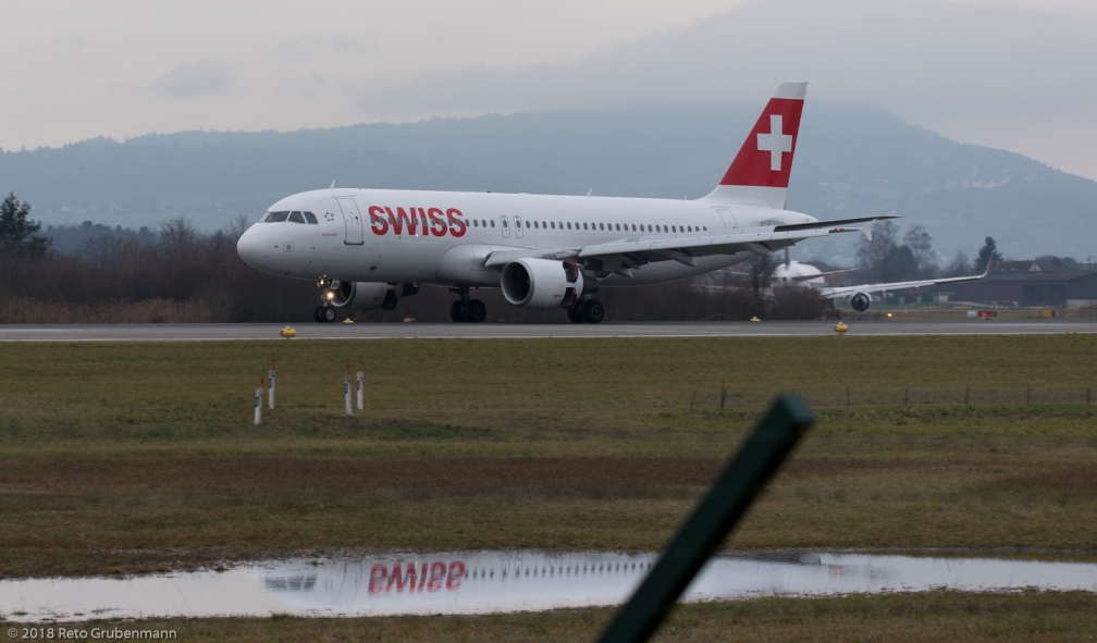 Swiss_A320_HB-IJH_ZRH180107
