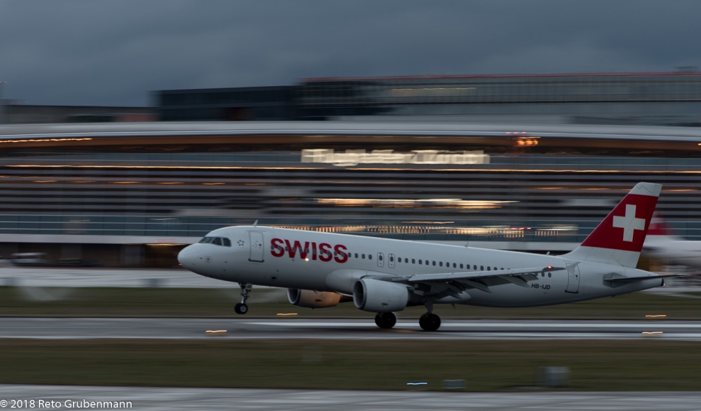 Swiss_A320_HB-IJD_ZRH180121