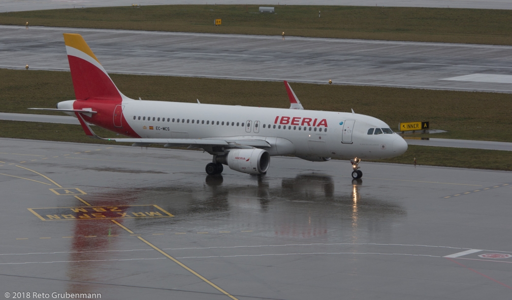 Iberia_A320_EC-MCS_ZRH180122
