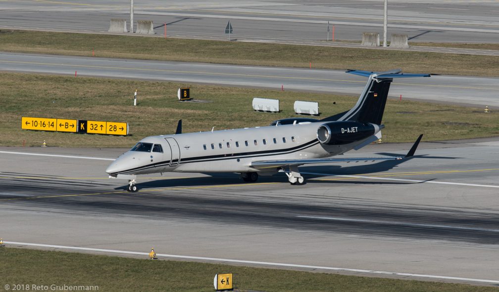 AirHamburg_E35L_D-AJET_ZRH180124_01