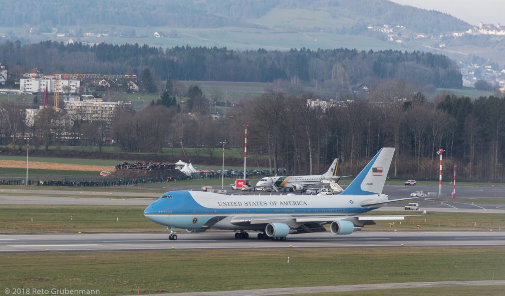 USAF_B742_92-9000_ZRH180125_01
