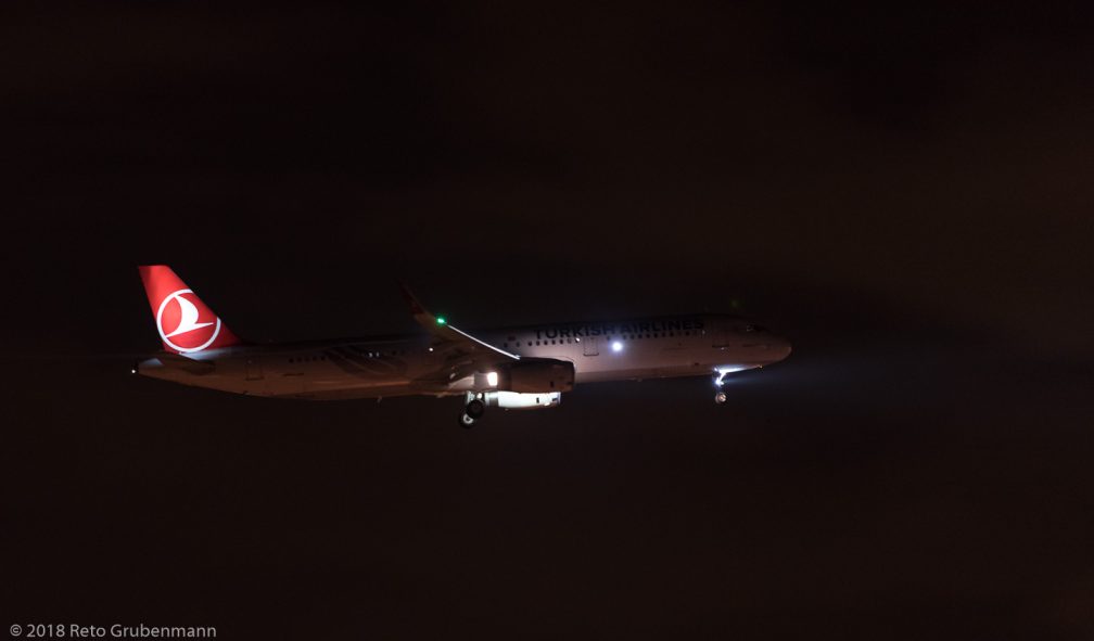 TurkishAirlines_A321_TC-JTL_ZRH180212