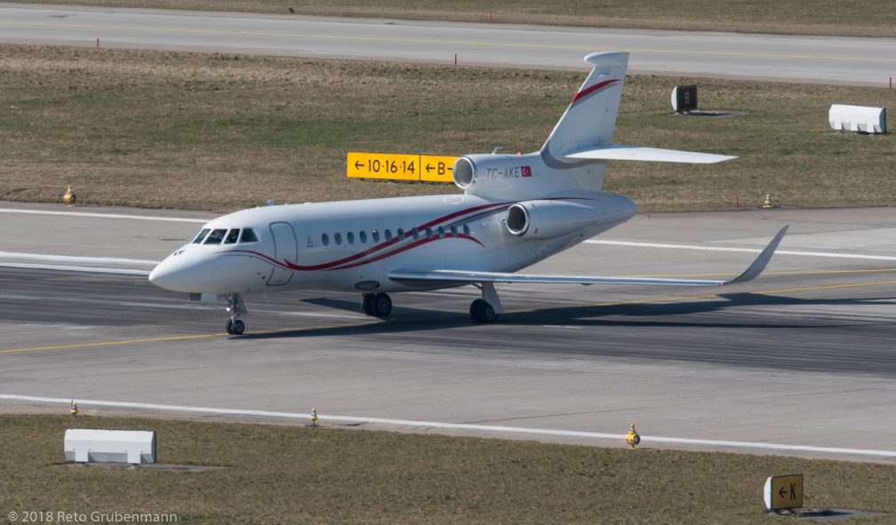 _____AKHavacilik_F900_TC-AKE_ZRH180324