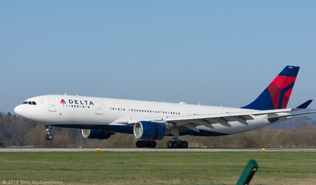 DeltaAirLines_A332_N859NW_ZRH180407