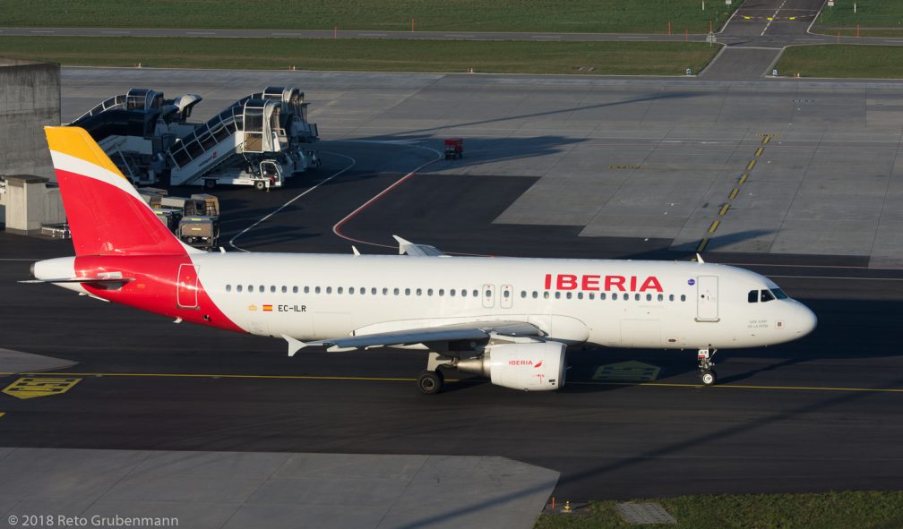 Iberia_A320_EC-ILR_ZRH180407