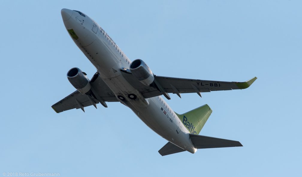 airBaltic_B733_YL-BBI_ZRH180418