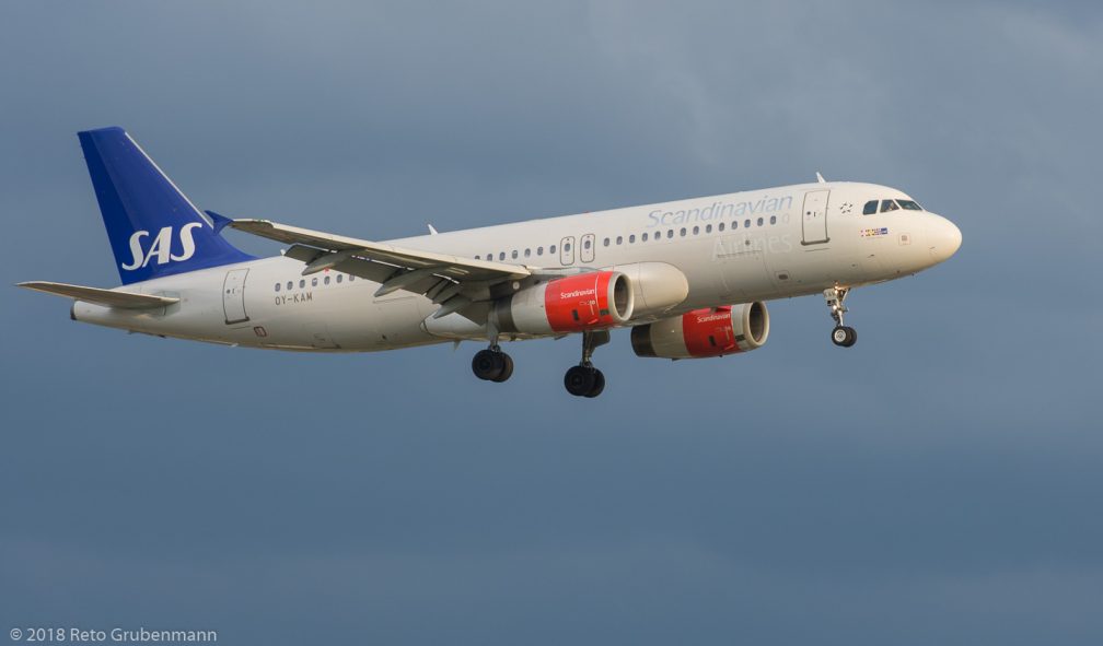 ScandinavianAirlines_A320_OY-KAM_ZRH180621