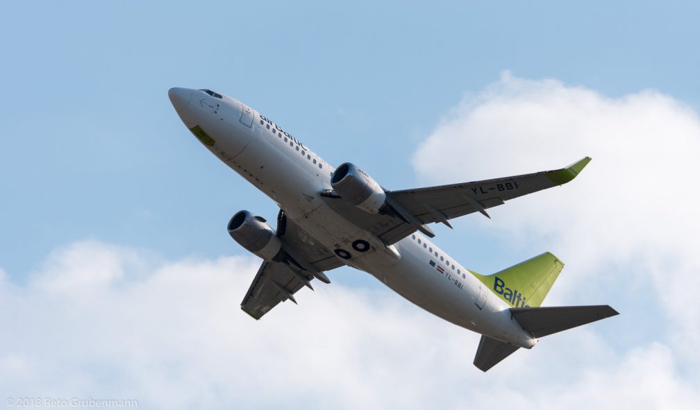 airBaltic_B733_YL-BBI_ZRH180627