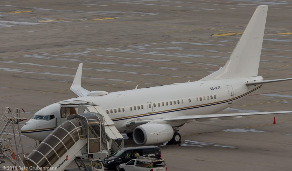 RoyalJet_B737_A6-RJV_ZRH180801_01