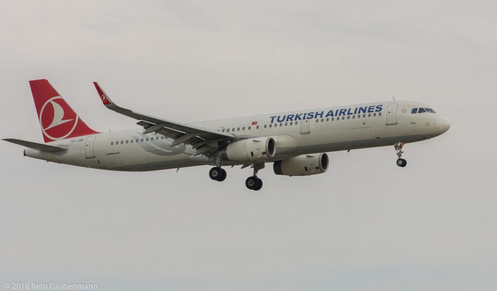 TurkishAirlines_A321_TC-JSK_ZRH180804