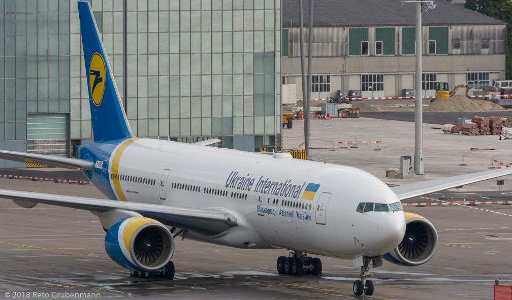 AerCap_B772_2-AERC_ZRH180813