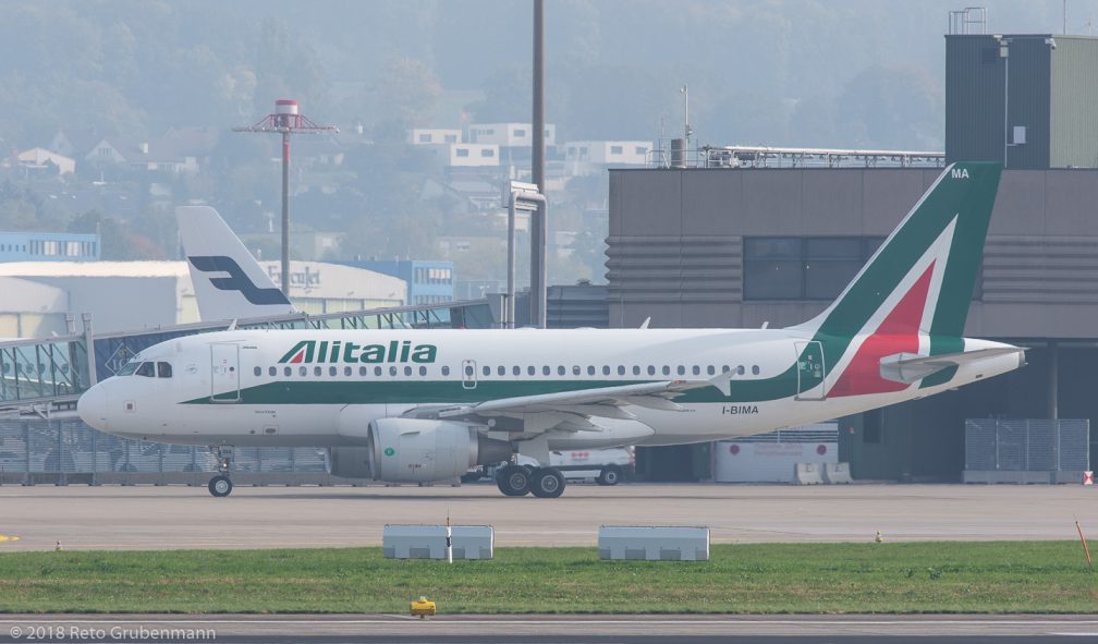 Alitalia_A319_I-BIMA_ZRH181018