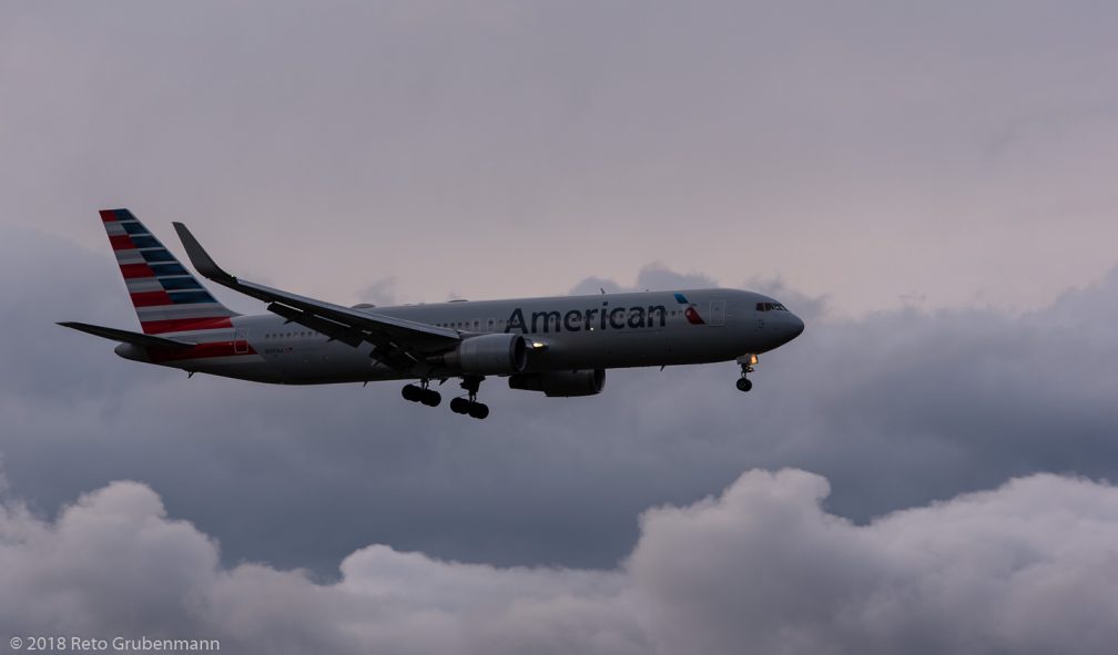 AmericanAirlines_B763_N391AA_ZRH181222
